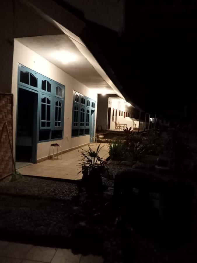 The Village Rua Beach Homestay Kültér fotó