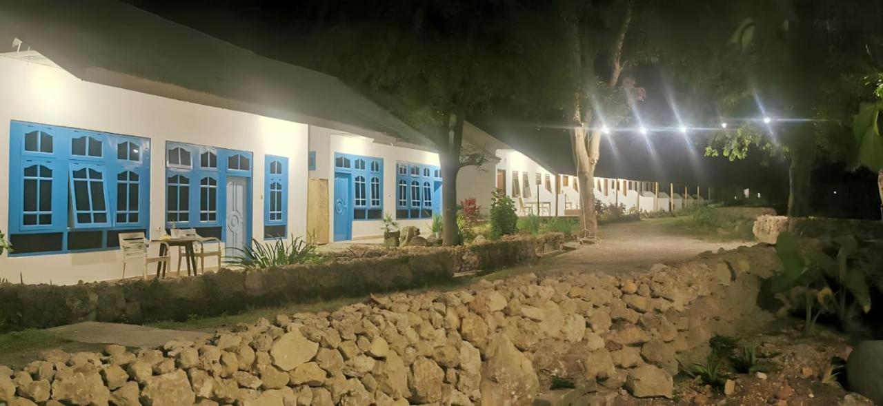 The Village Rua Beach Homestay Kültér fotó